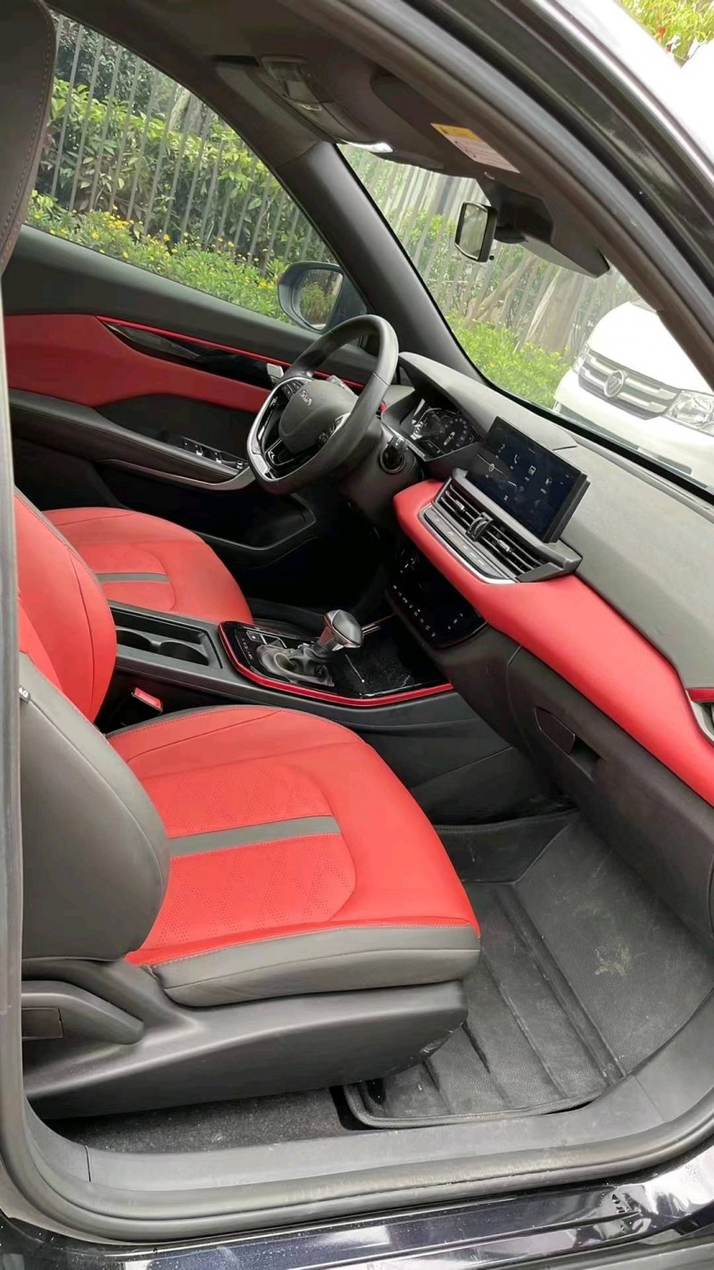 成都22年东风奕炫8