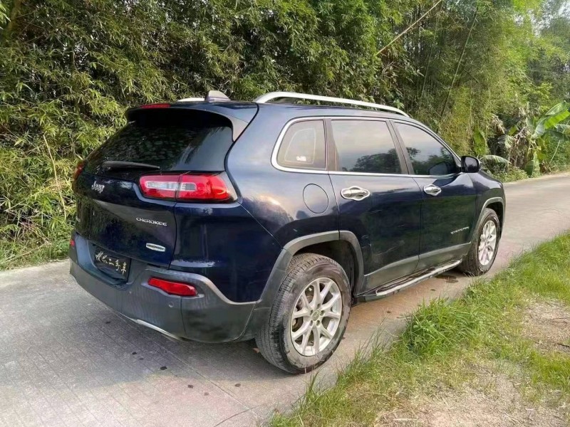 珠海16年Jeep自由光5