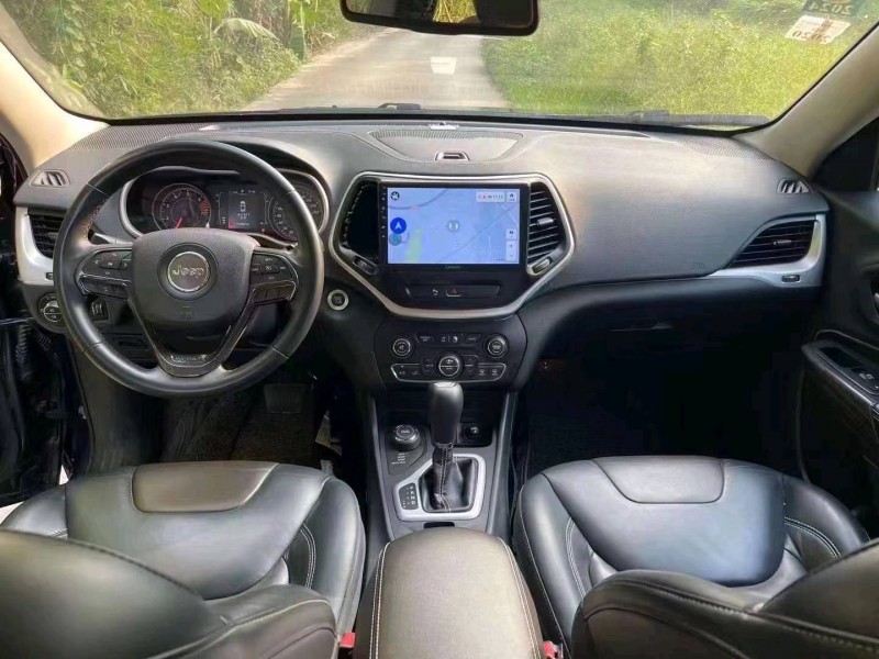 珠海16年Jeep自由光8