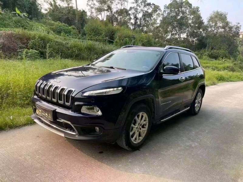 珠海16年Jeep自由光9