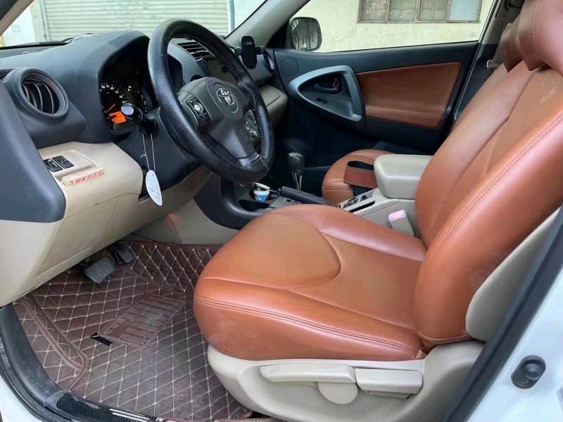 广州12年丰田RAV4荣放6