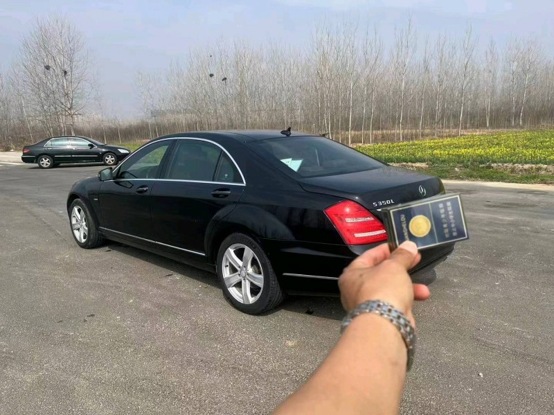 宜昌12年奔驰S8