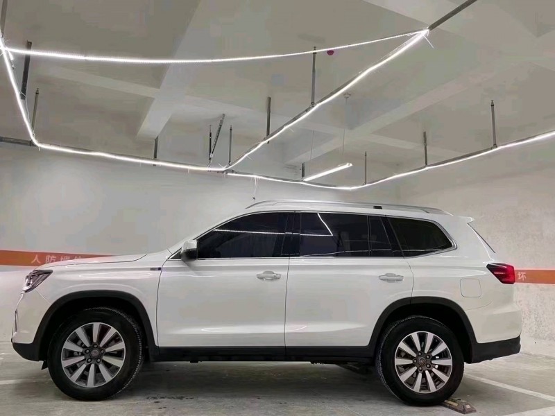 成都22年荣威RX83