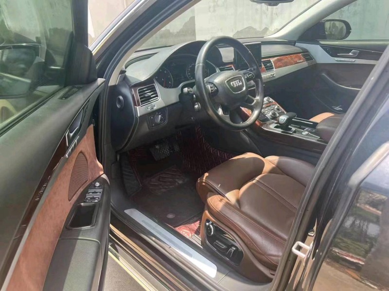 济宁13年奥迪A8L3