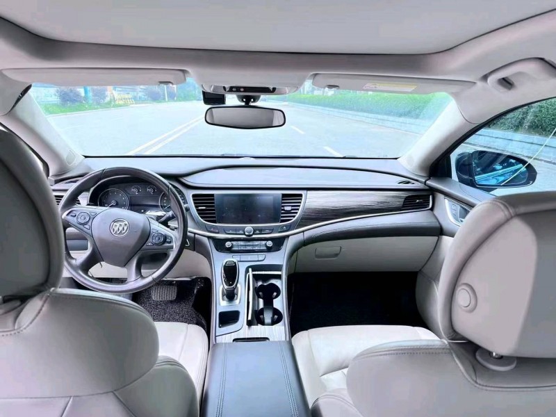 珠海17年别克君越7