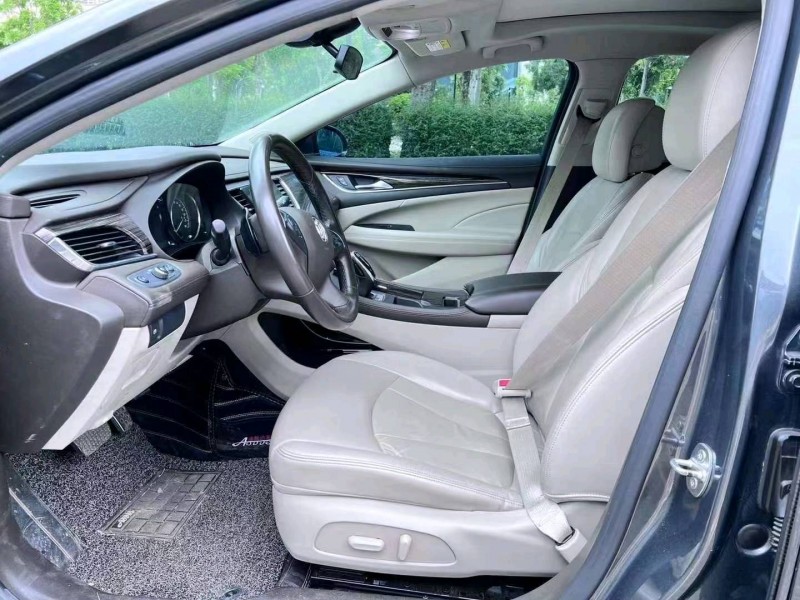 珠海17年别克君越8