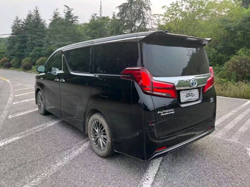 宜昌21年丰田埃尔法5