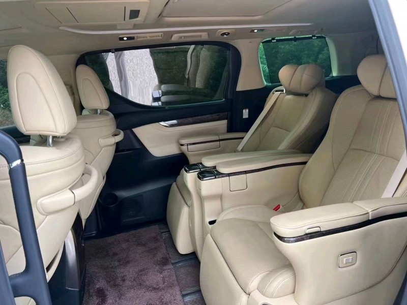 宜昌21年丰田埃尔法7