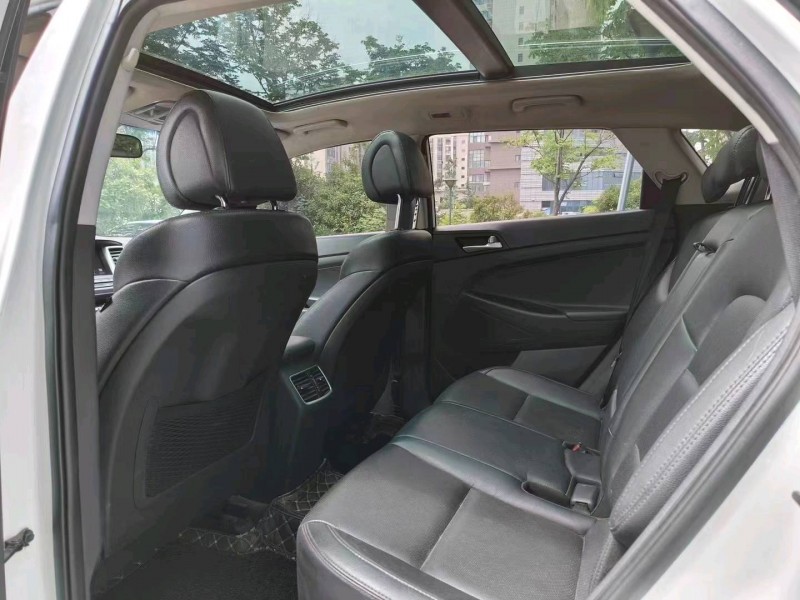 淮南16年现代途胜2