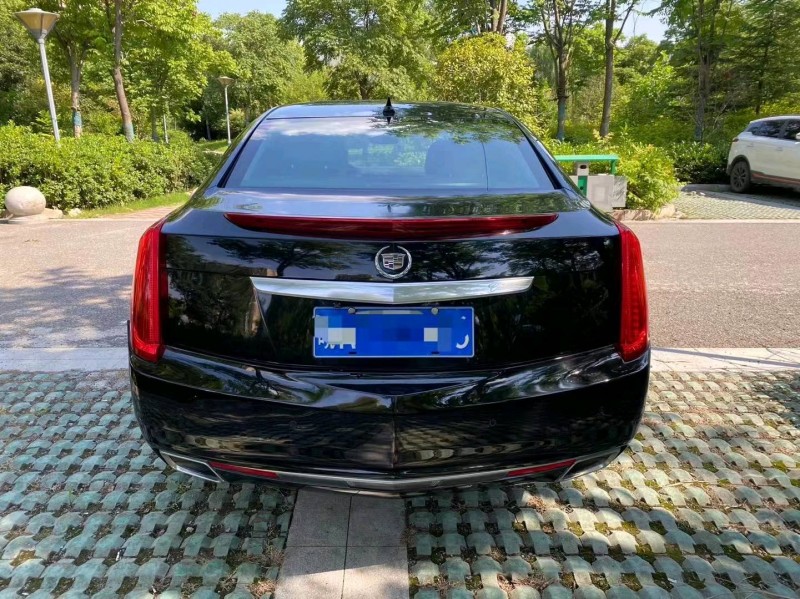 淮南14年凯迪拉克XTS3