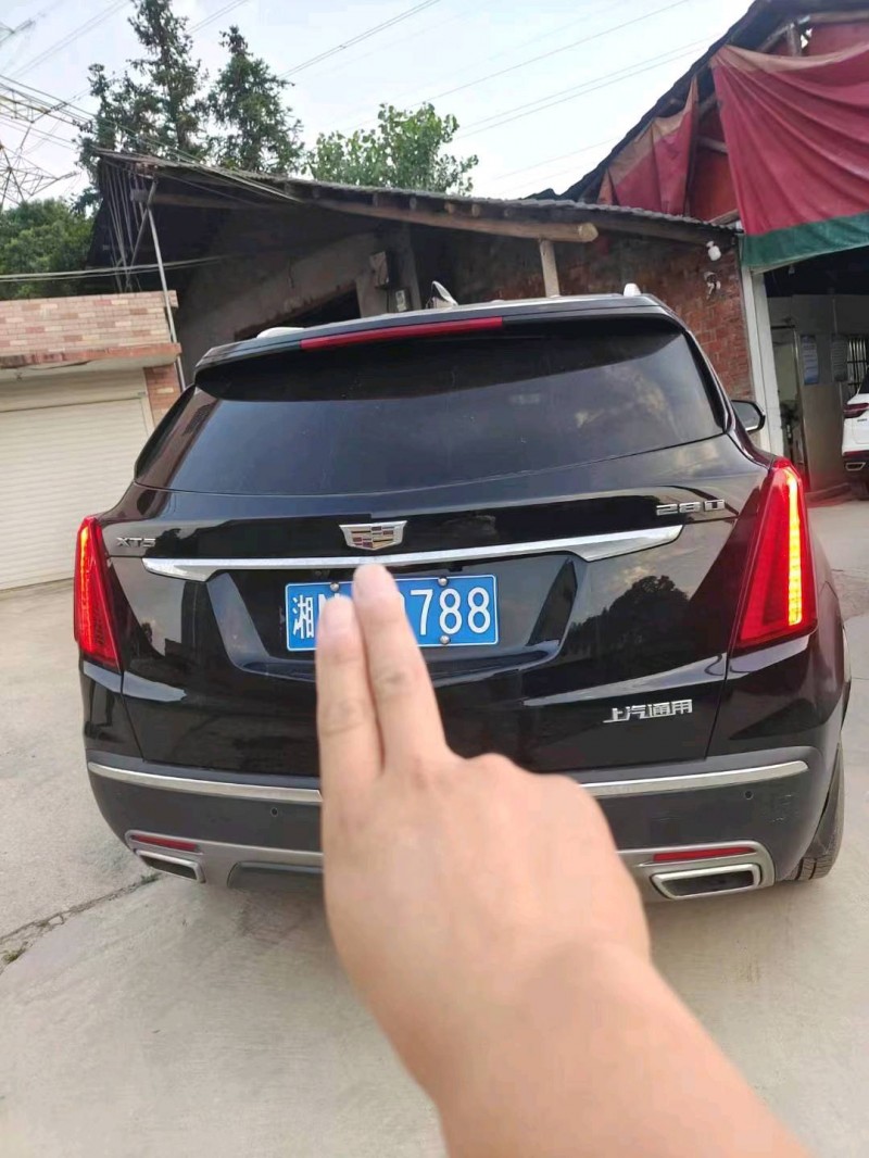 邵阳20年凯迪拉克XT58