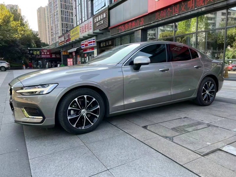 重庆20年沃尔沃S60L2