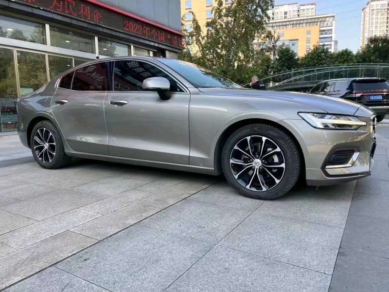 重庆20年沃尔沃S60L3