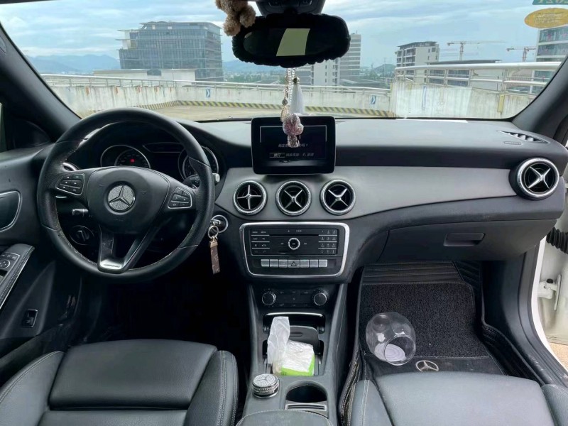 湖州17年奔驰CLA4