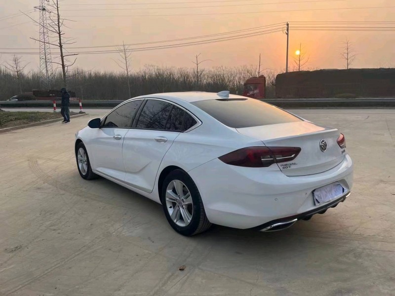 徐州19年别克君威8