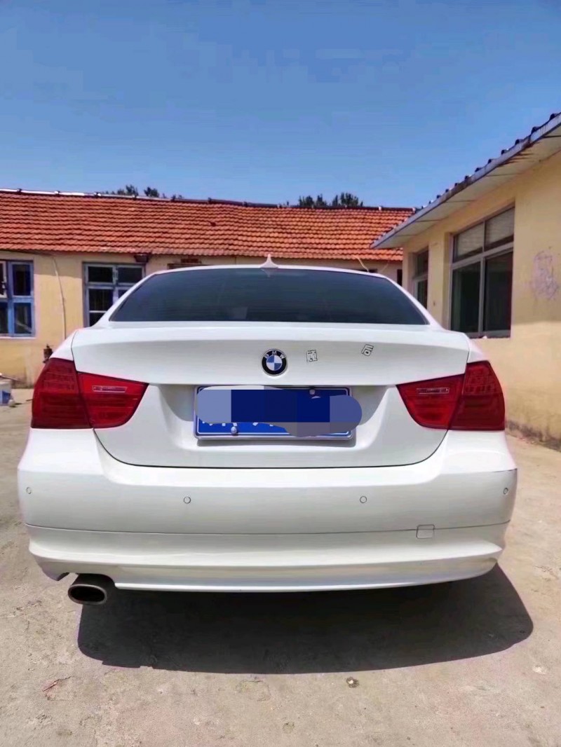 济南12年宝马3系9