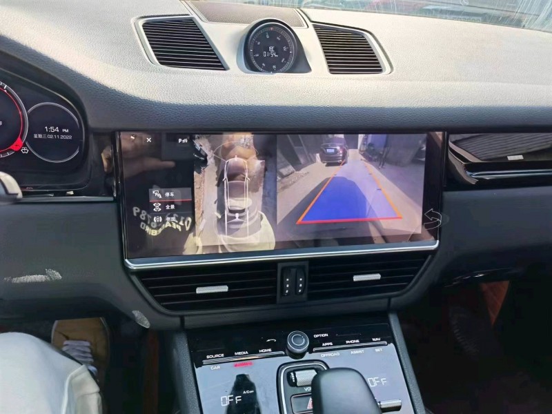 济南19年保时捷卡宴4