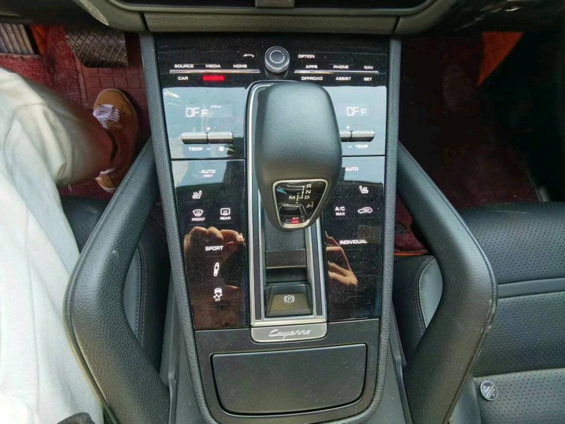 济南19年保时捷卡宴8