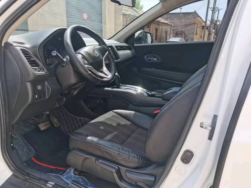 保定18年本田缤智7