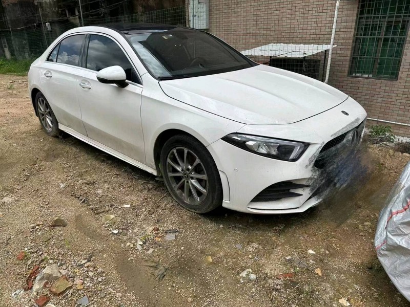 广州19年奔驰A3