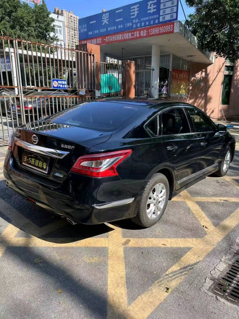 重庆14年日产天籁8