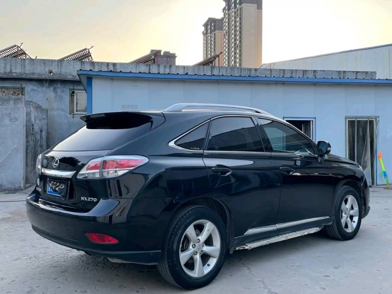 济宁13年雷克萨斯RX8