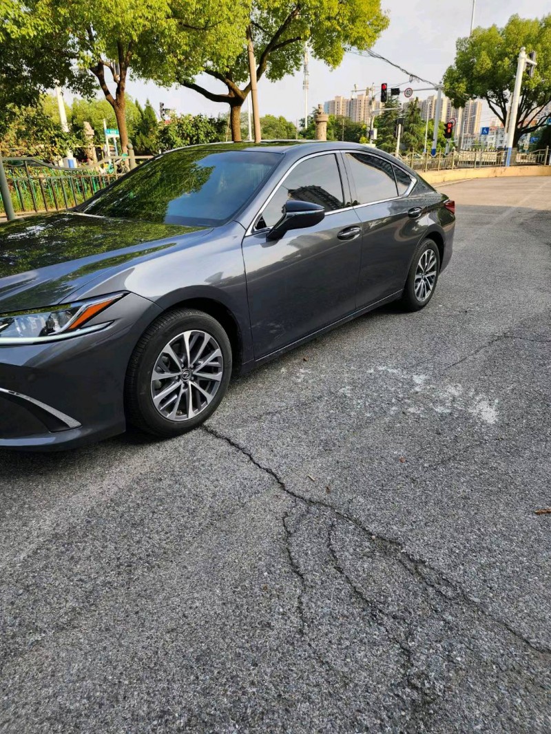 淮南22年雷克萨斯ES3