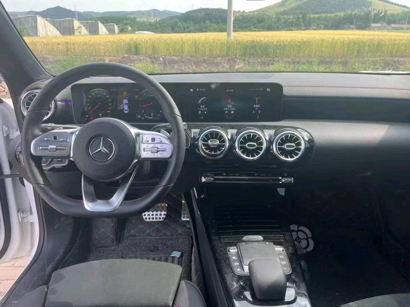 东营21年奔驰CLA9