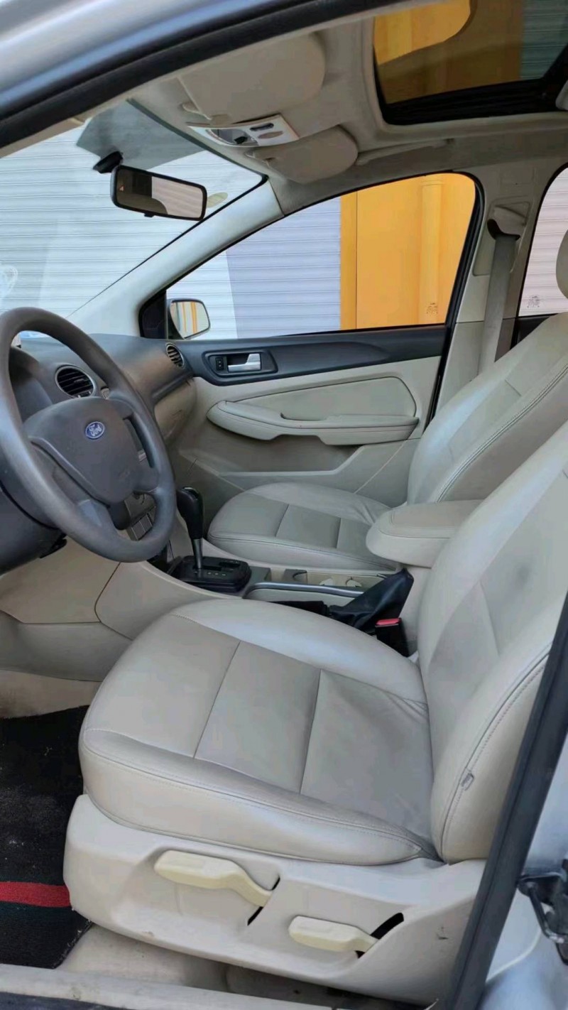 济宁12年福特福克斯5