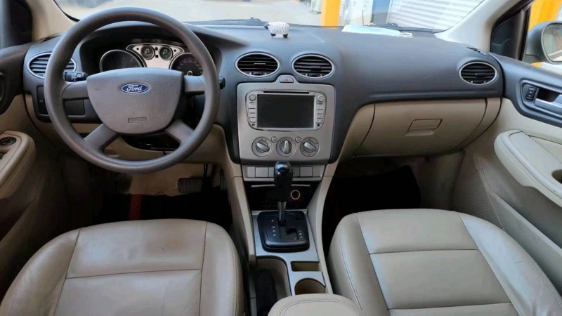 济宁12年福特福克斯6