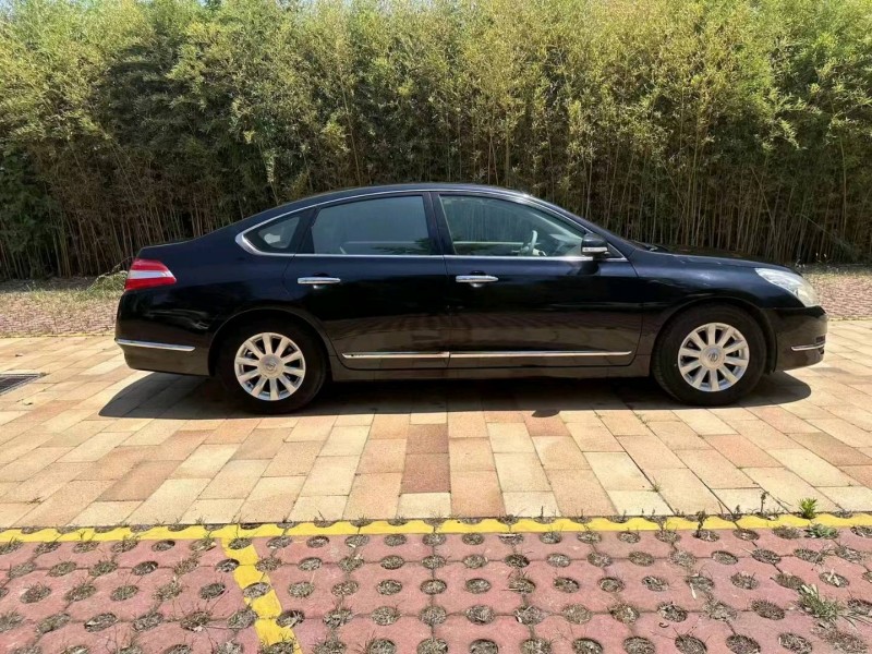 保定09年日产天籁4