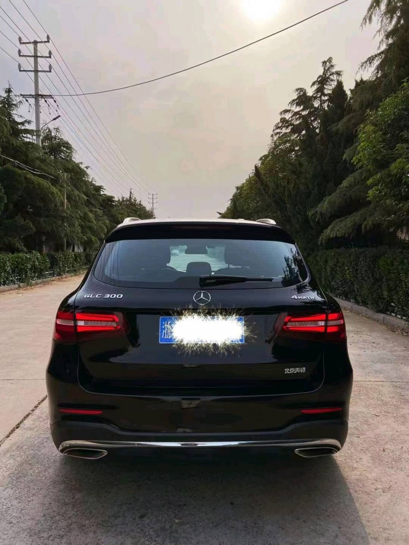济南18年奔驰GLC9