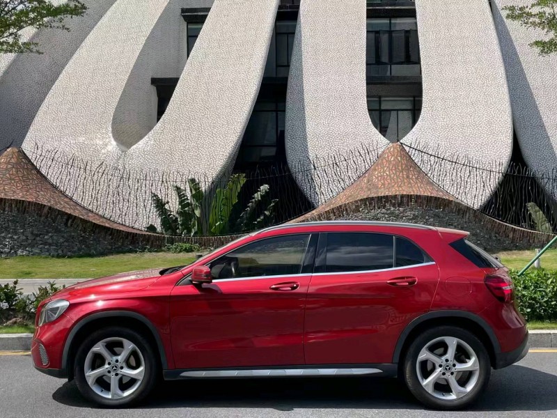 深圳18年奔驰GLA4