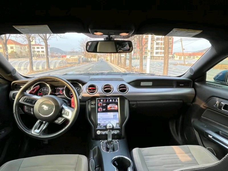 青岛17年福特野马6