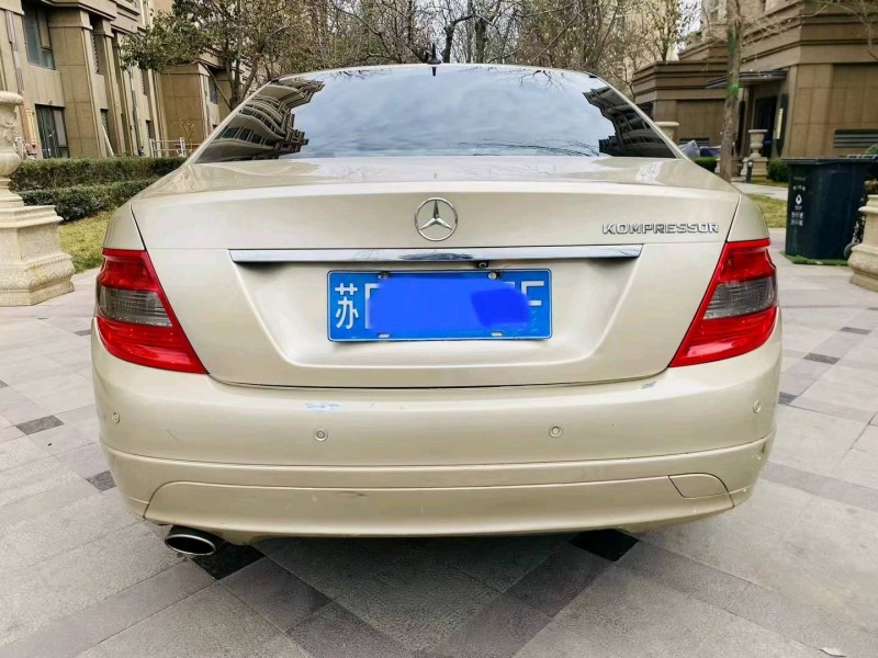 青岛11年奔驰C8