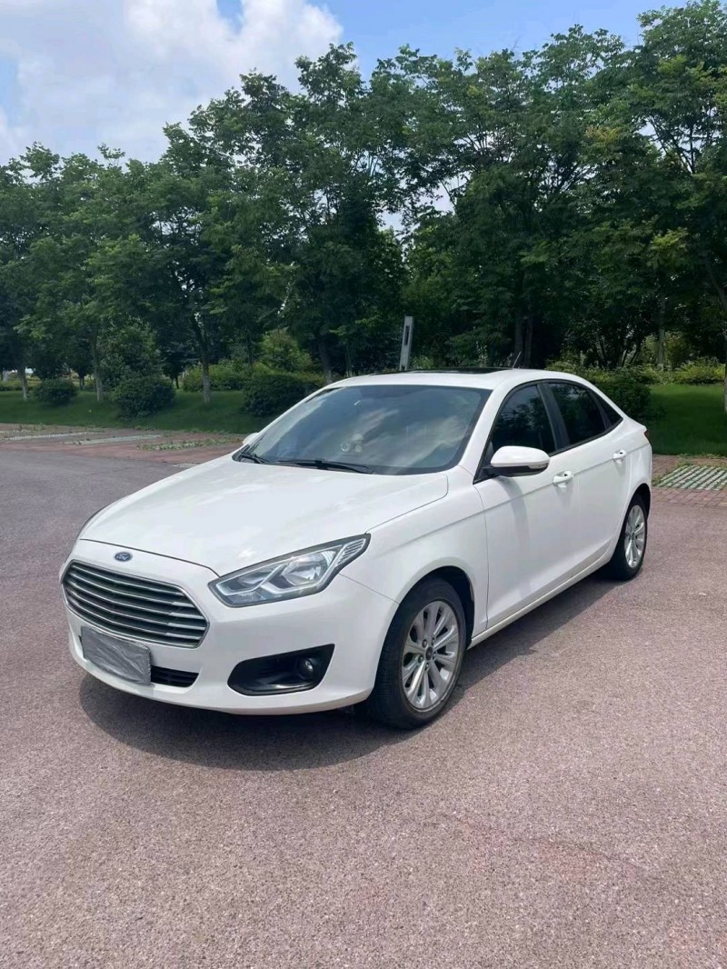 常州18年福特福睿斯2