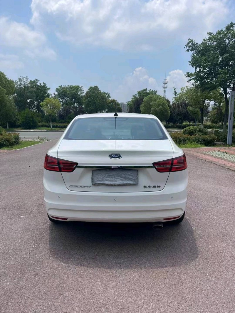 常州18年福特福睿斯4