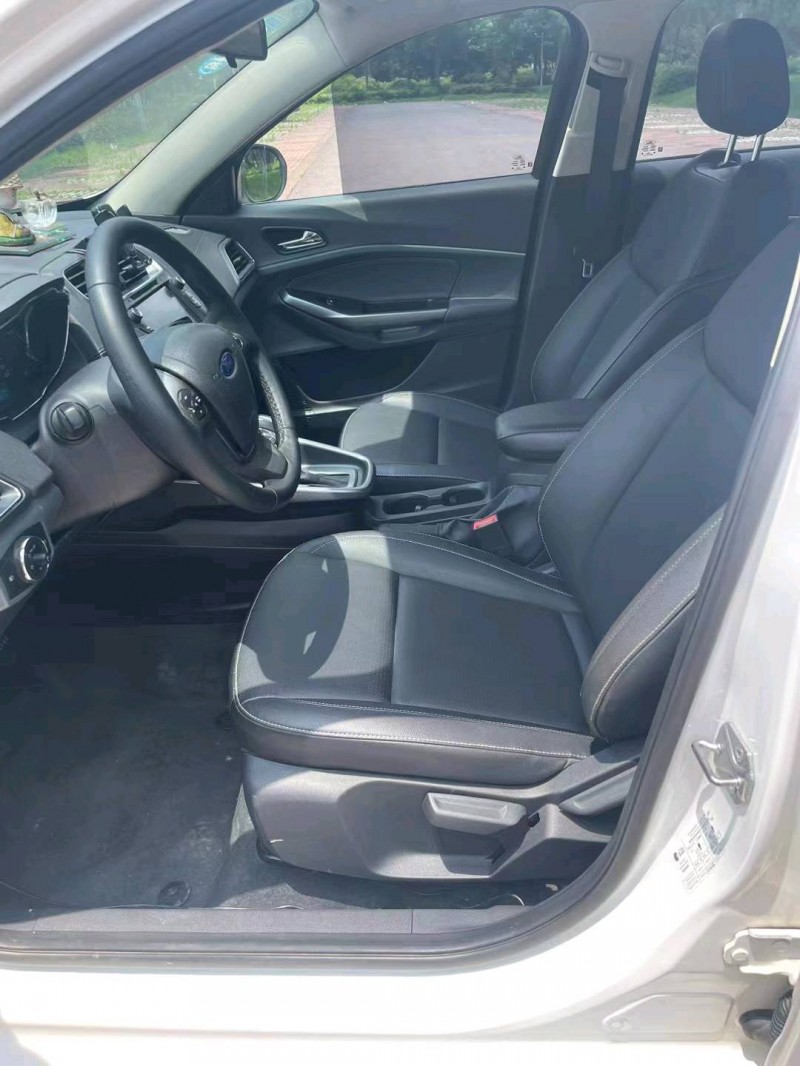 常州18年福特福睿斯8