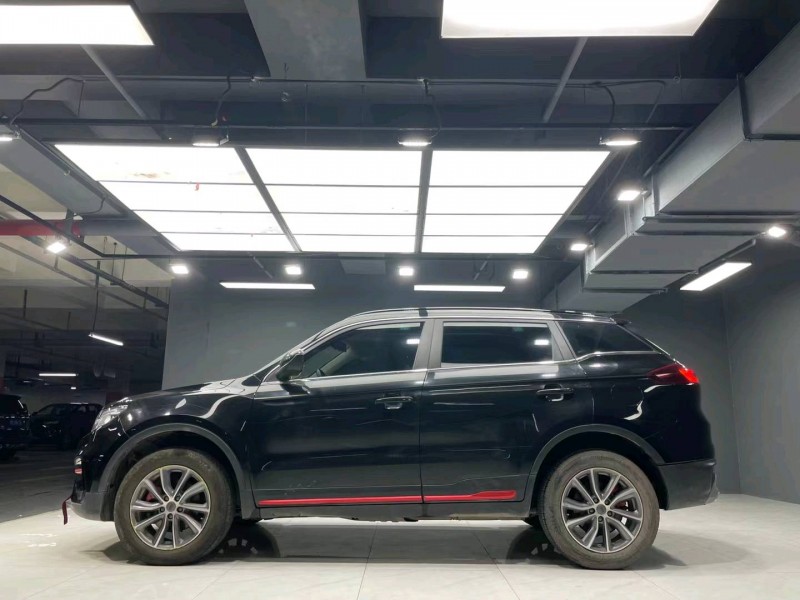 成都21年吉利博越8