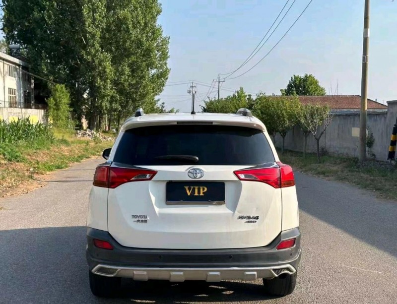 青岛14年丰田RAV47