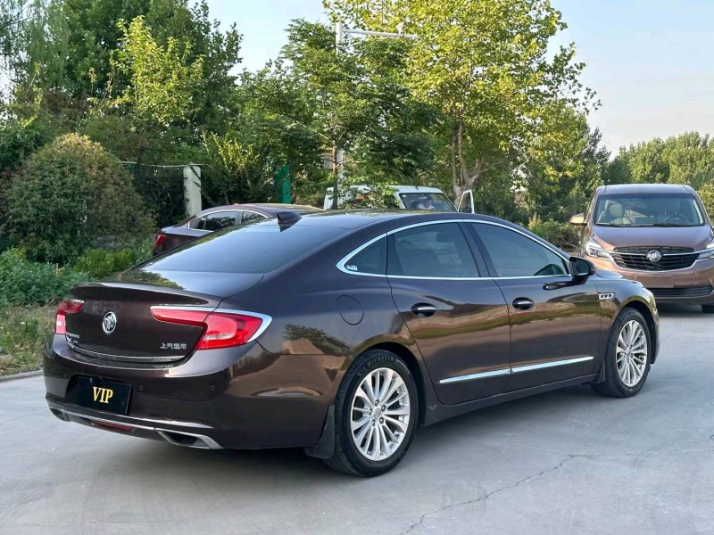 青岛17年别克君越5