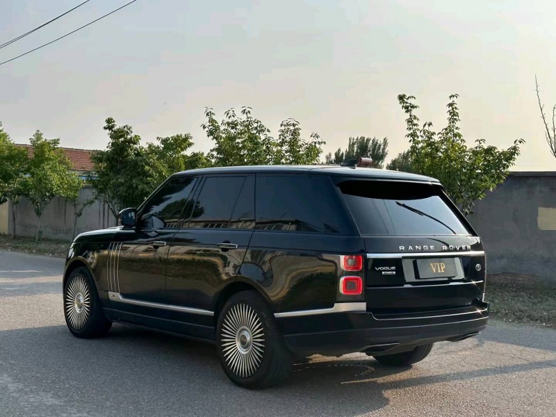 青岛18年路虎揽胜行政6