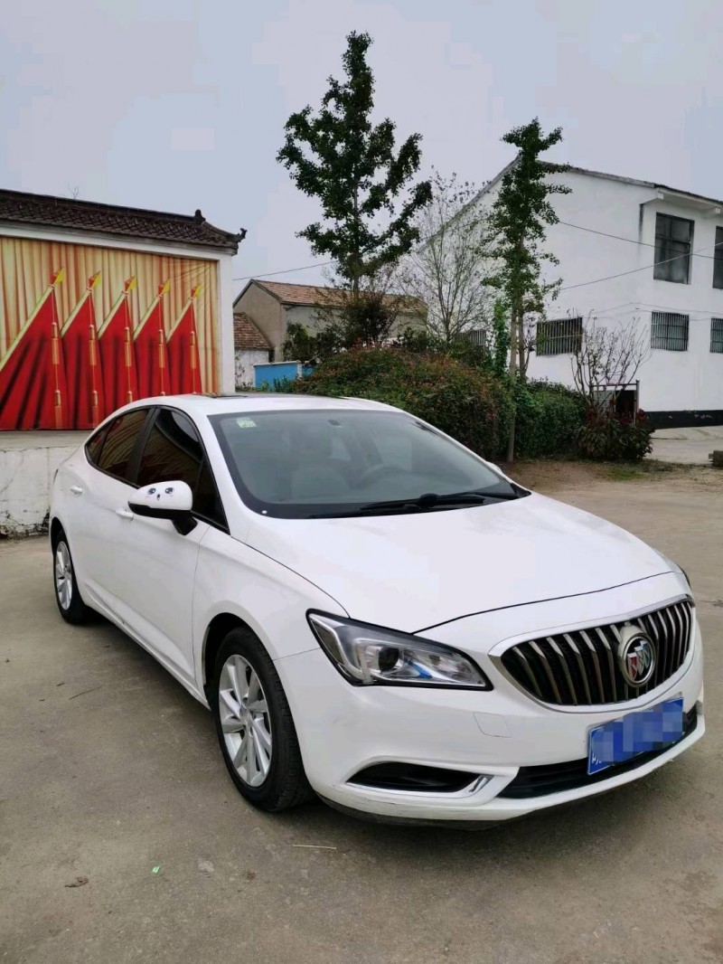 徐州17年别克威朗2