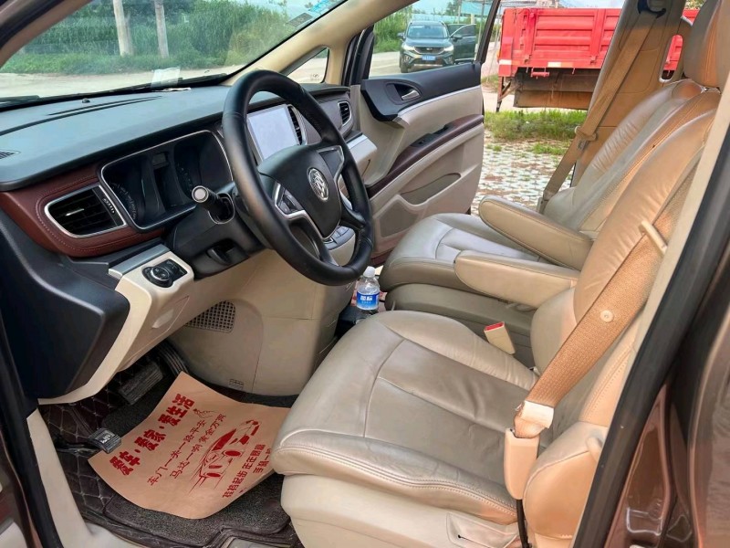 徐州16年别克GL84