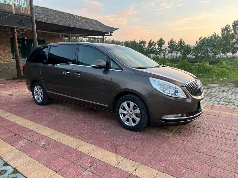 徐州16年别克GL82