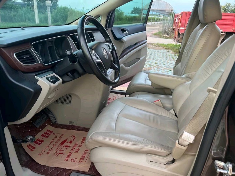 徐州16年别克GL84