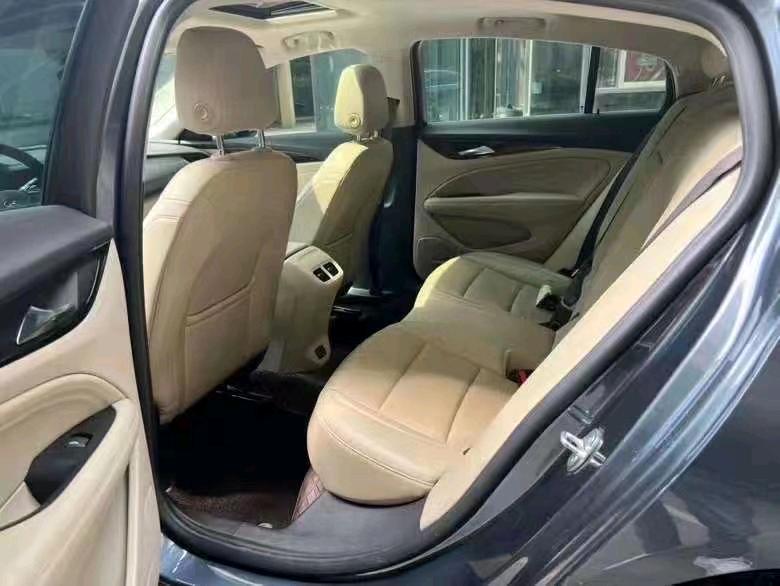 徐州21年别克君威5