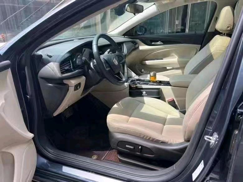 徐州21年别克君威8