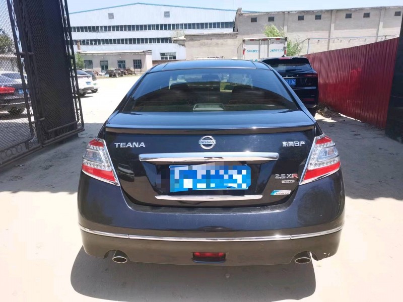 保定13年日产天籁9