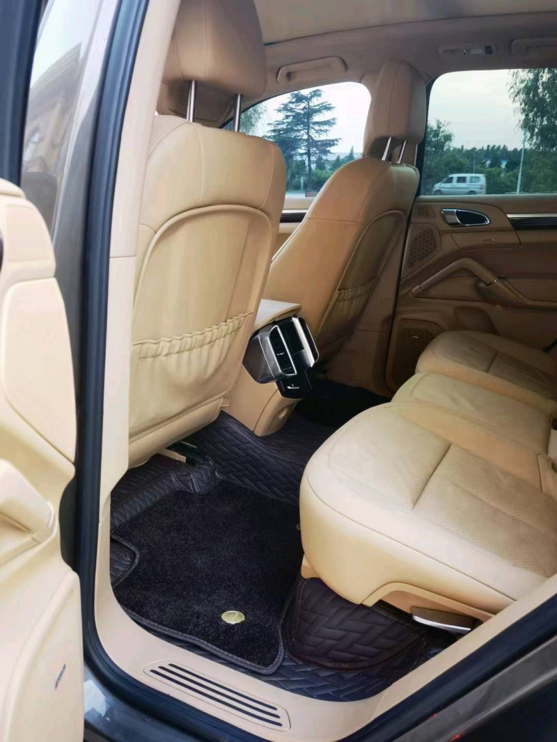 安阳12年保时捷卡宴4